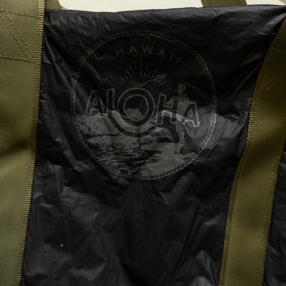 Aloha Collection Black Duffle Bag - Picture 3 of 8